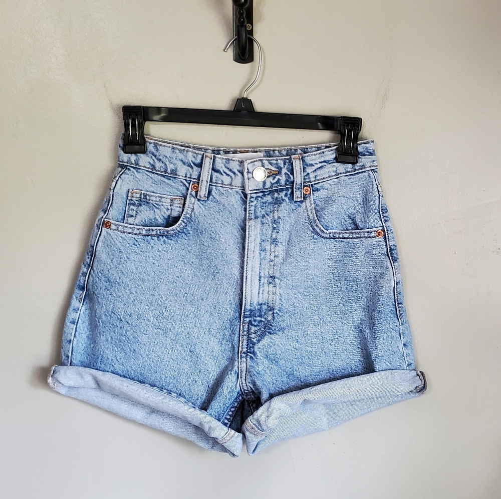 Zara mom fit high waist light wash jean shorts